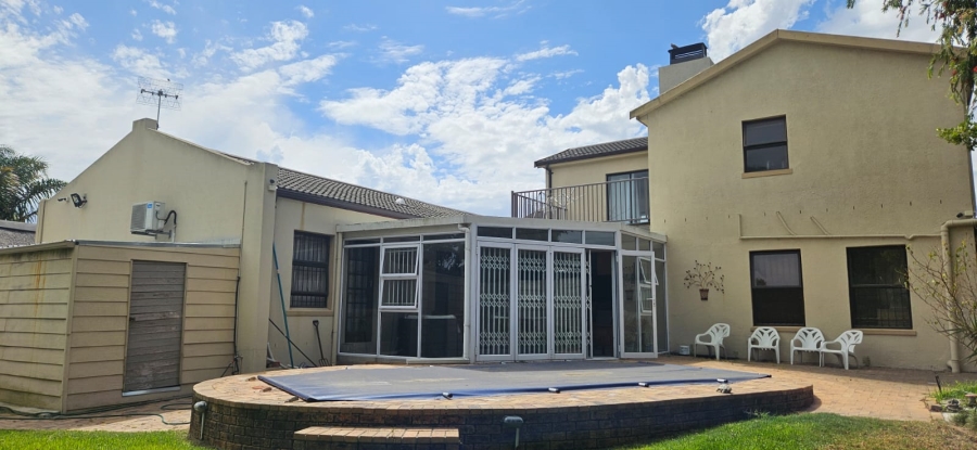 7 Bedroom Property for Sale in Blommendal Western Cape